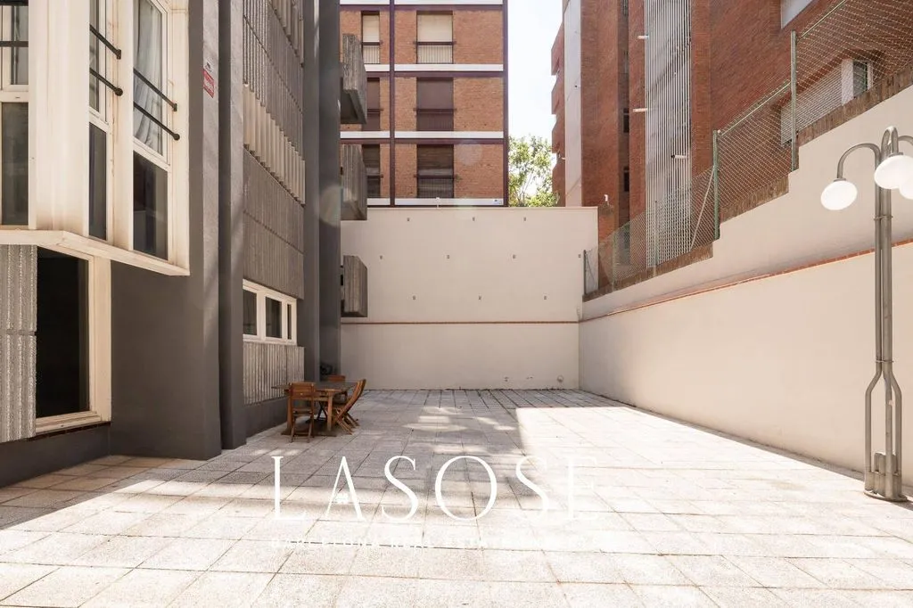 Garden - Duplex Penthouse with Pool in Tres Torres, Barcelona