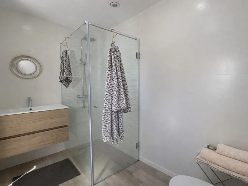 Salles de bain - Contemporary Semidetached House in Mafra