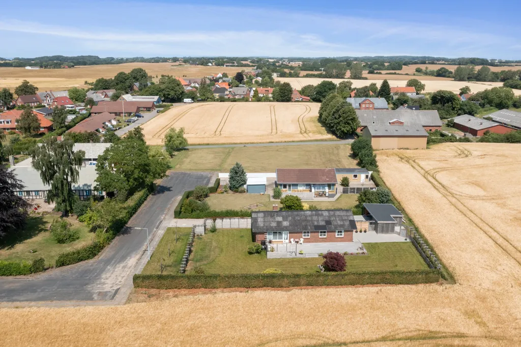 Õhuvaade - Year-Round Plot with 5G Coverage in Tranekær