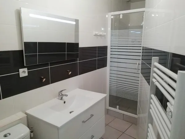 Vannitoad - Studio with Balcony in Saint Alyre