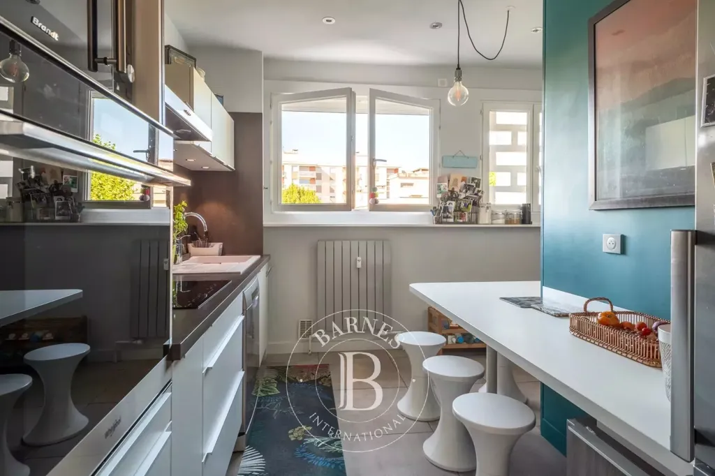 Kitchen - Luxury Flat with Balcony in Lyon's Point du Jour