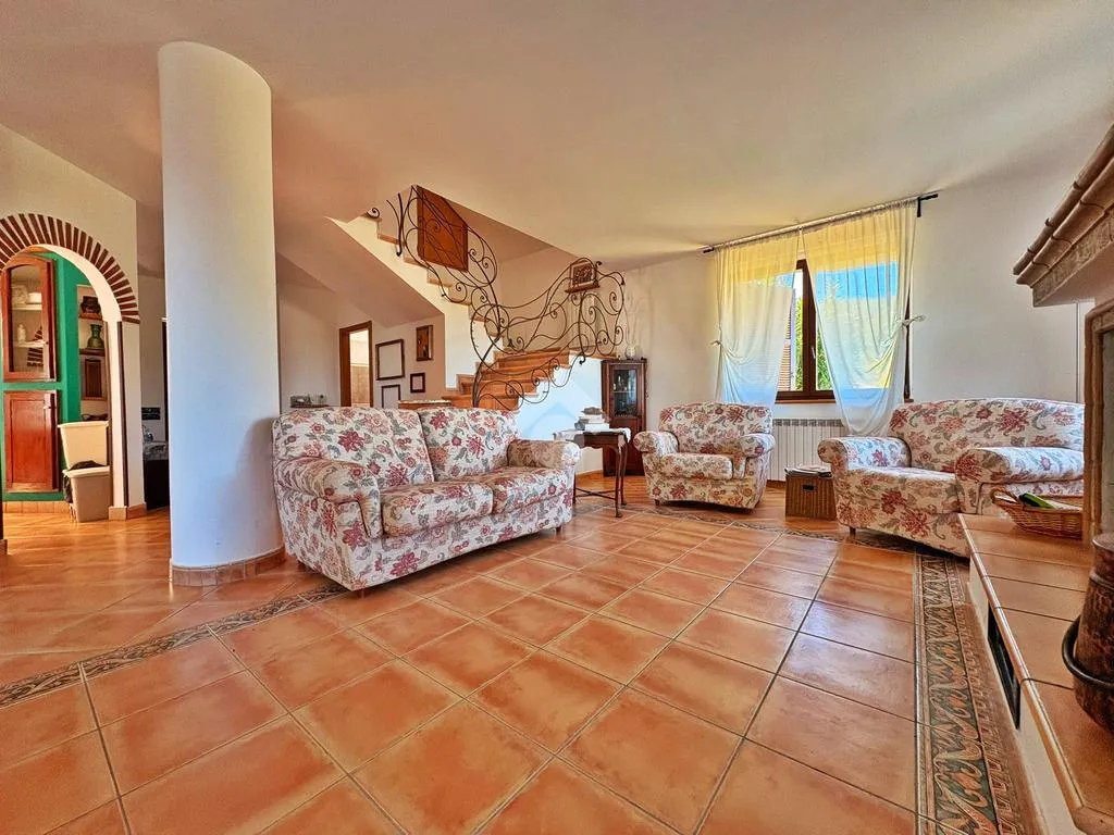 Séjour - Renovated Villa with Pool in Fabriano