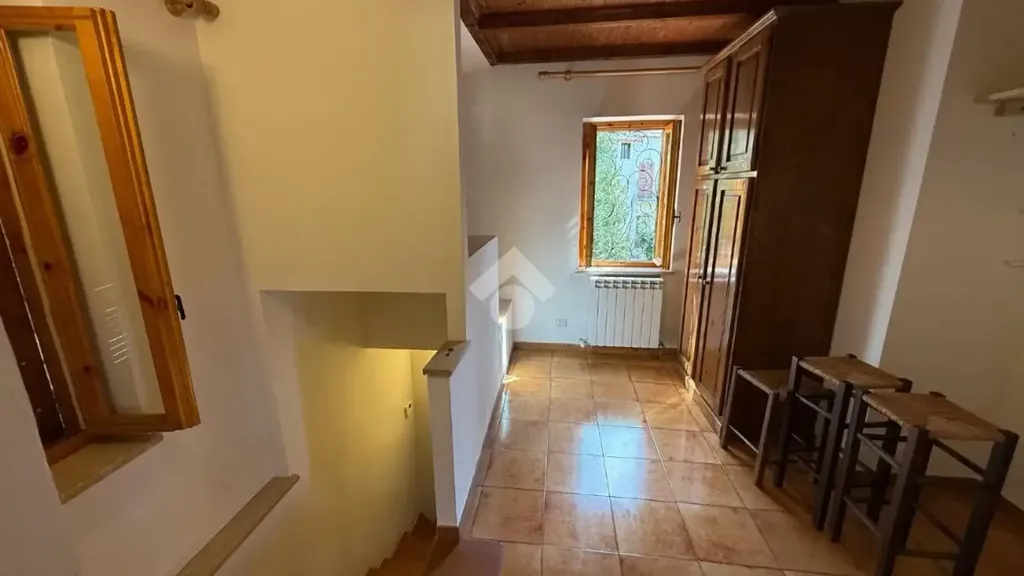 Esik - Independent House with Private Garden in Agosta