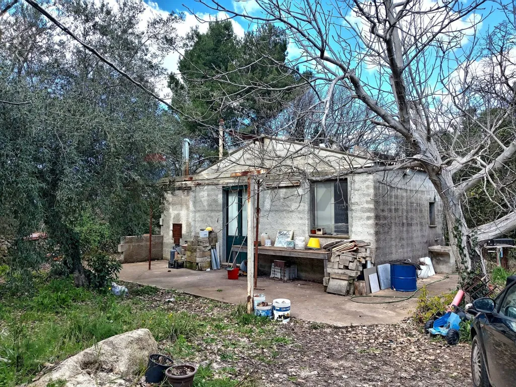 Exterior - Agricultural Land with Existing Structures in Palazzolo Acreide