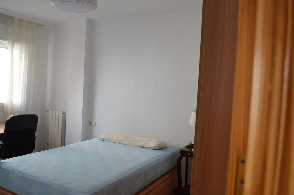 Magamistoad - Amueblated Flat with Balcony in Granada
