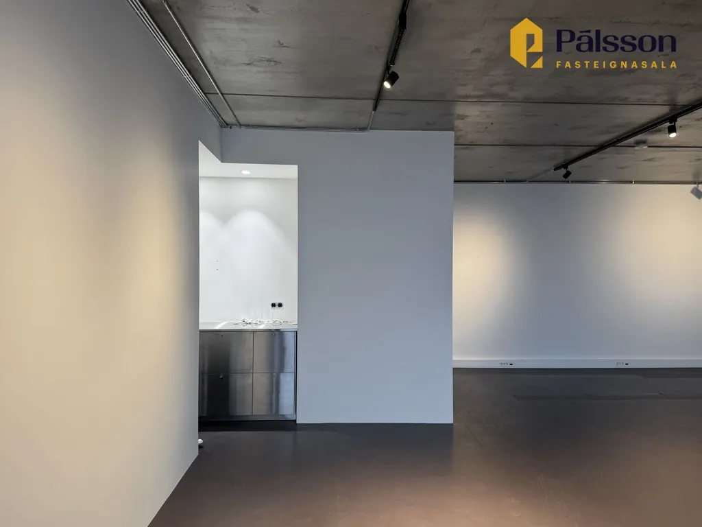Pièces - Office Space with Sea View in Reykjavík