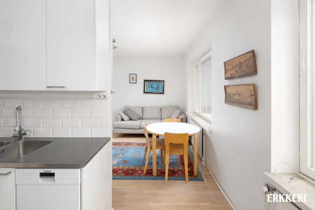 Cuisine - Modernised Flat with Metro Access in Lauttasaari