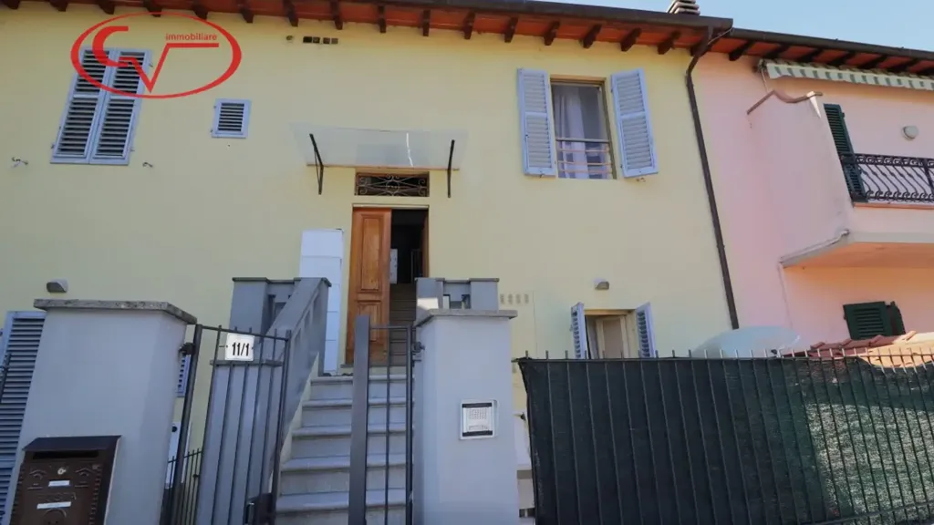 Extérieur - Terraced Villa with Balcony in Montevarchi