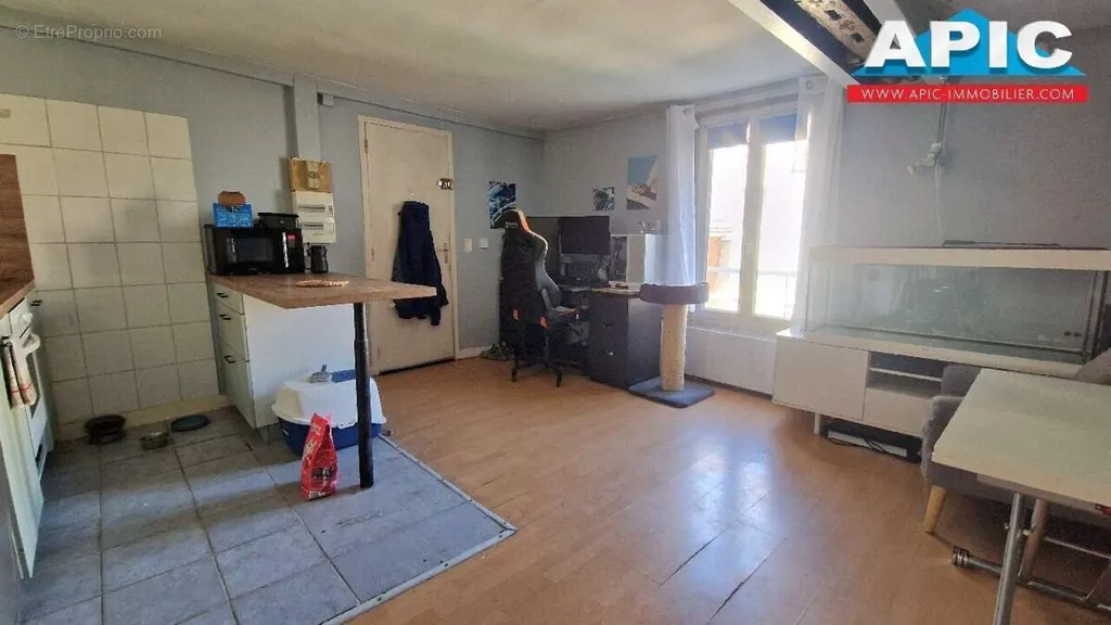 Köök - Charming 2-Bedroom Flat in Groslay