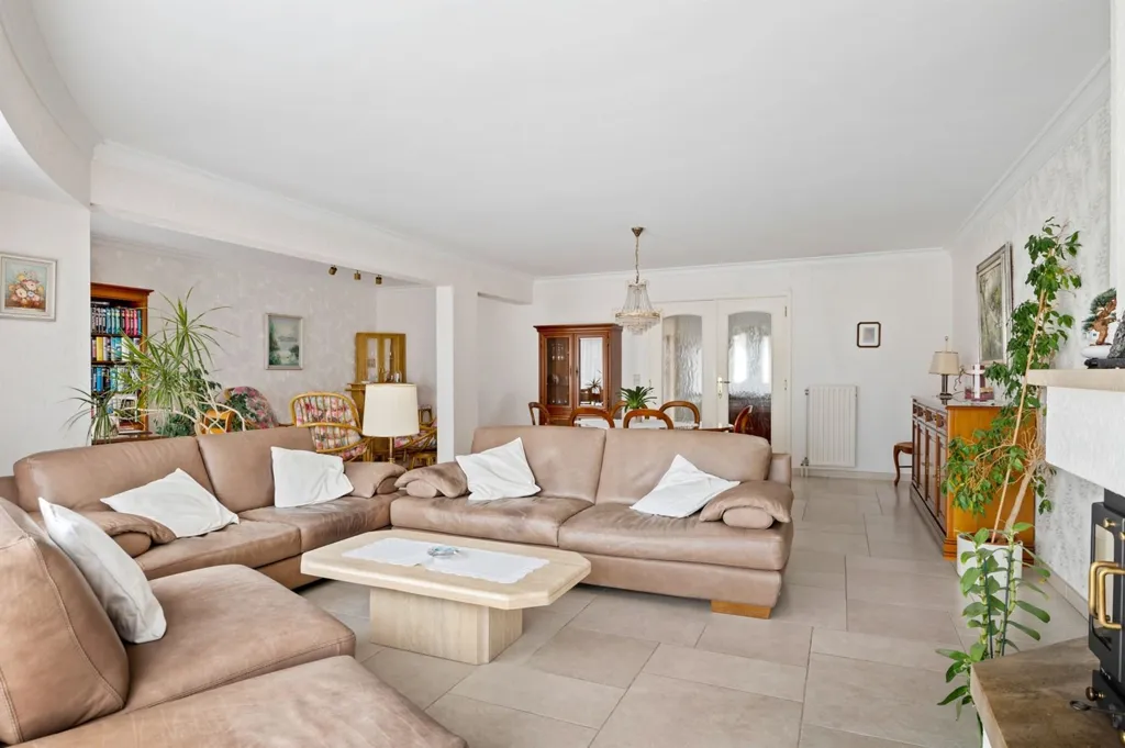 Séjour - Appartement Spacieux avec Terrasse à Deurne