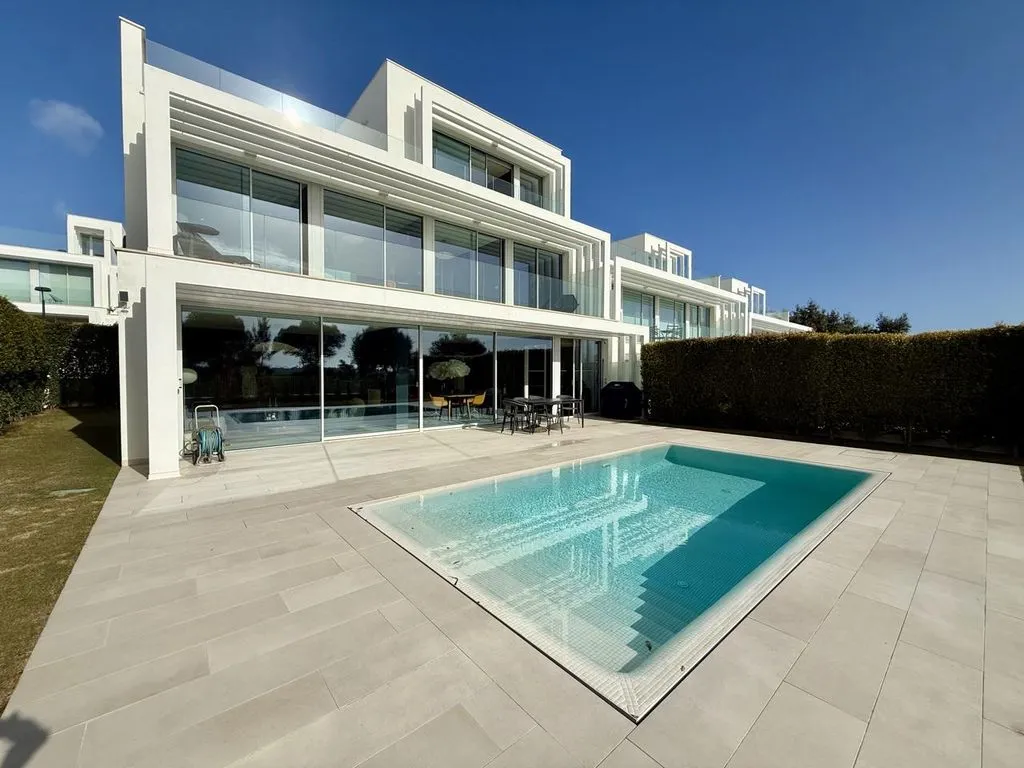Bassein - Golf Villa with Sea Views in Sotogrande