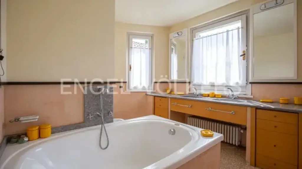 Salles de bain - Luxury Villa with Pool in Castelveccana