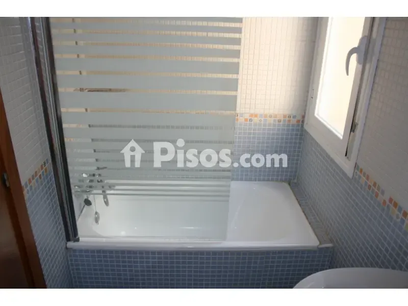 Salles de bain - Bright Duplex Apartment with Terrace in San Pablo