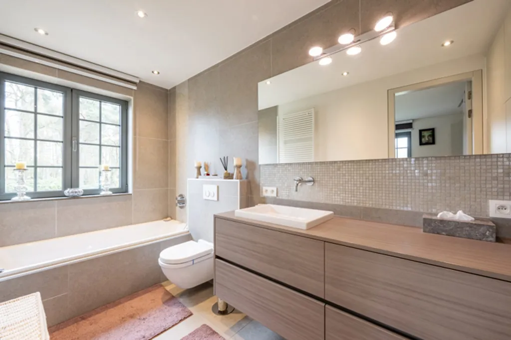Vannitoad - Luxury Duplex Apartment with Terrace in Zoersel