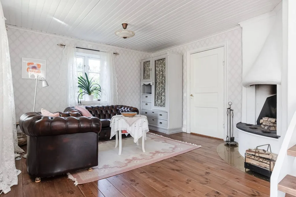 Elutuba - Charming Farmhouse with Stables in Västra Sund