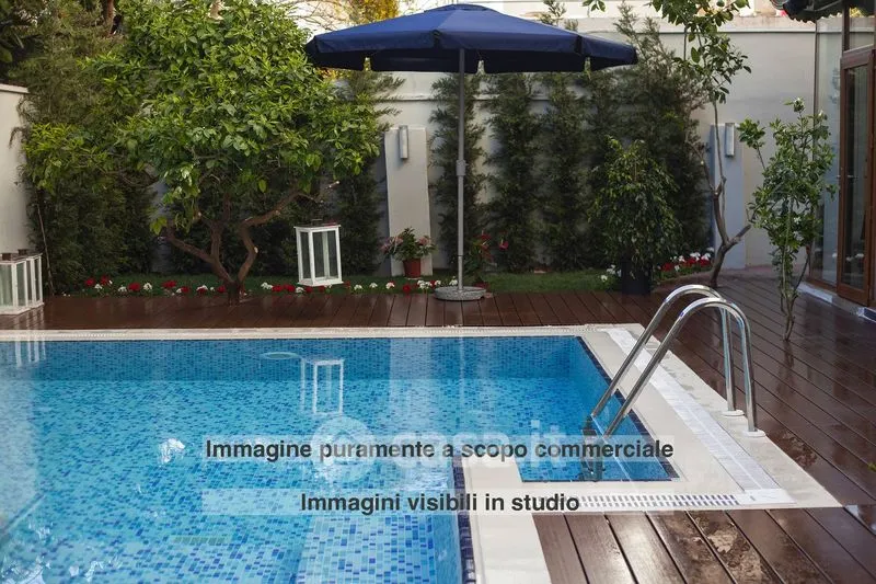 Piscina - Villa with Pool in Vercelli