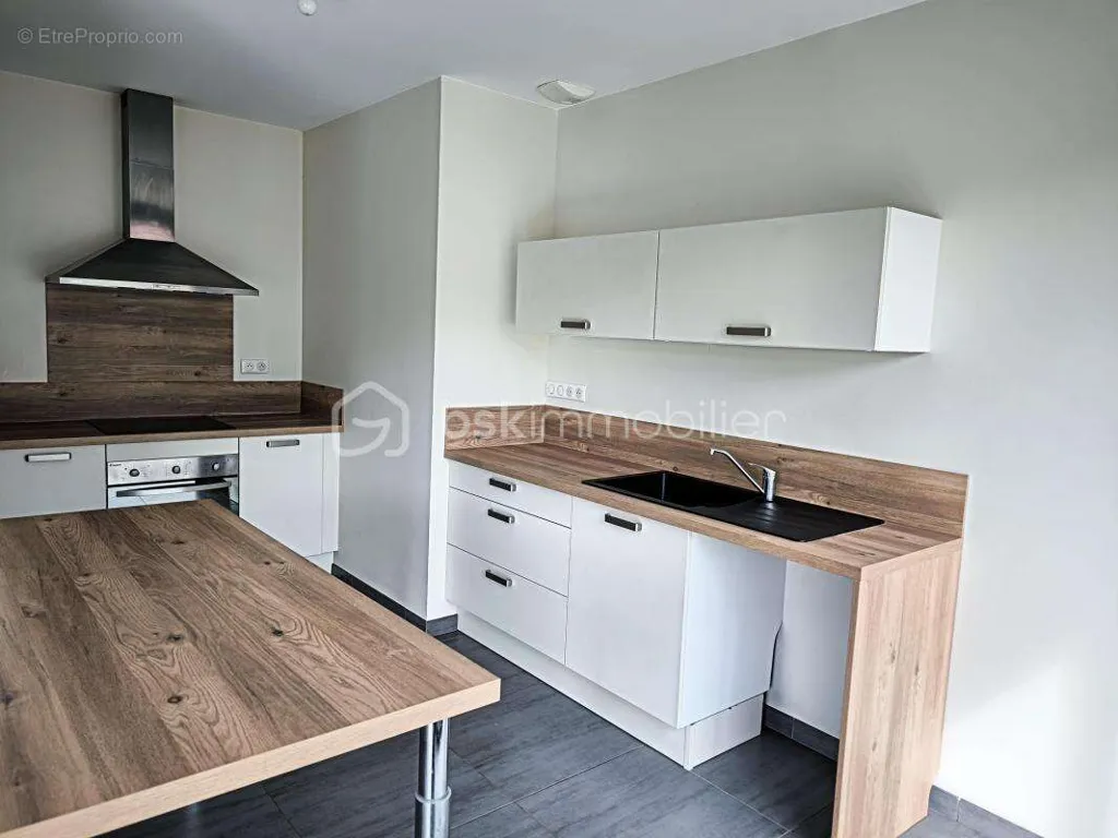 Cuisine - Maison Contemporaine avec Terrasse à Proximité