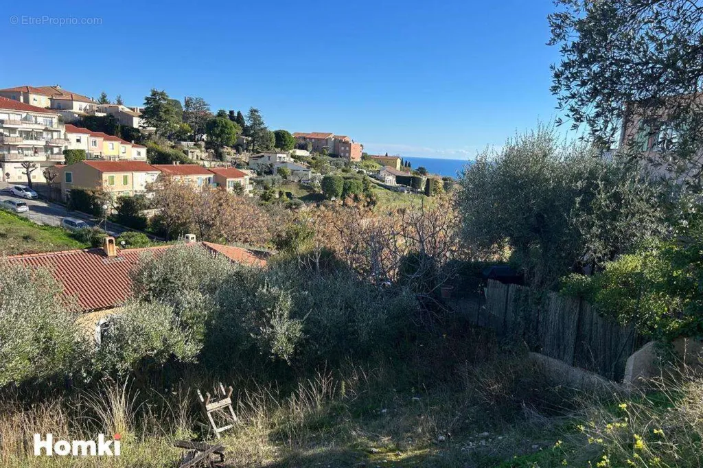 Garden - Buildable Plot with Sea View in Nice Bellet