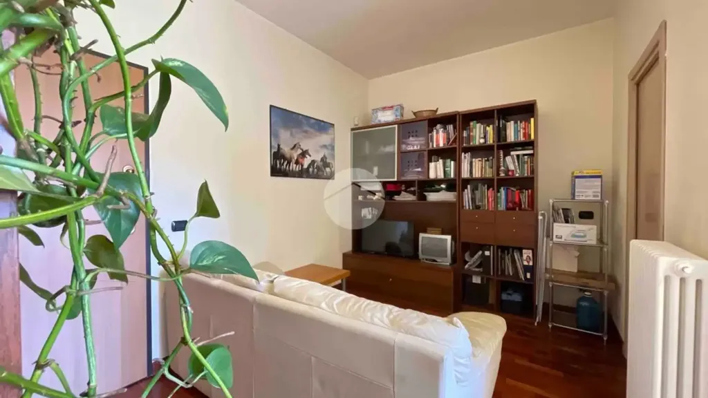 Elutuba - Rustic Flat with Balcony in Asti