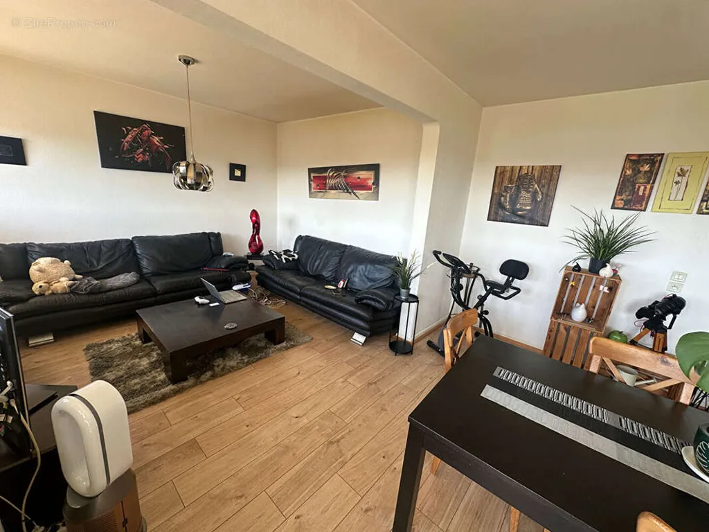 Séjour - Appartement avec Vue Cathédrale au 6ème Étage à Metz