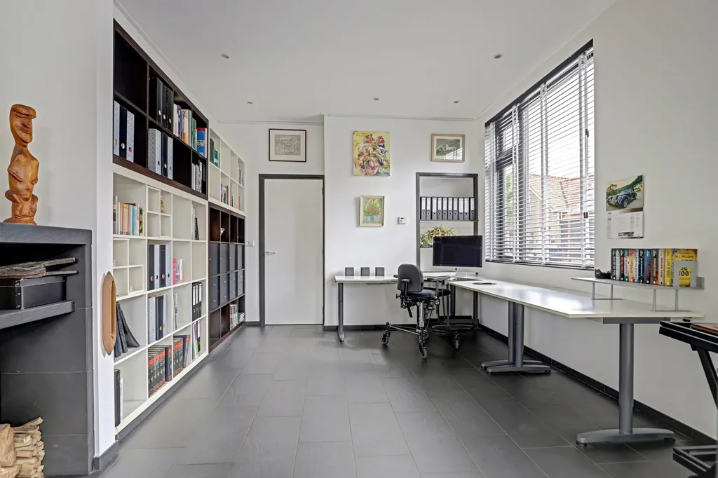 Studio - Spacious Detached House with Balcony in Nieuwdorp