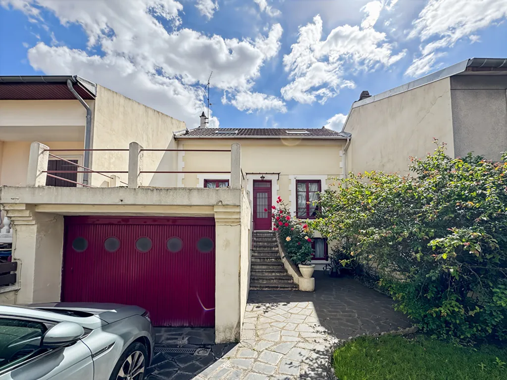 Maison 6 pièces à MONTREUIL