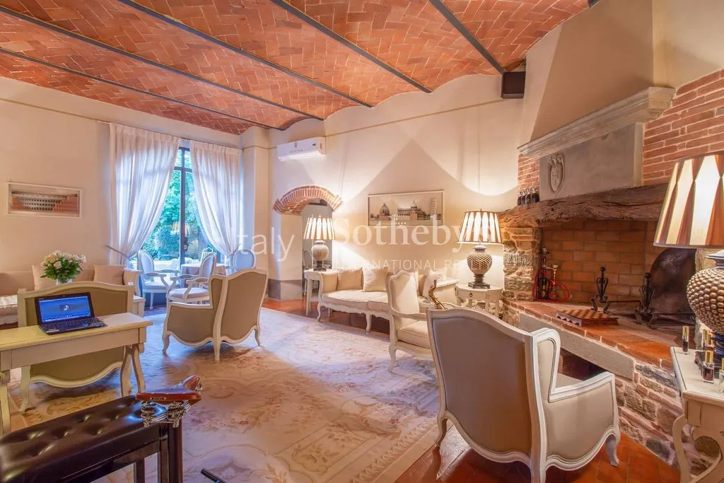 Elutuba - Historic Villa with Private Chapel in Montecatini Terme