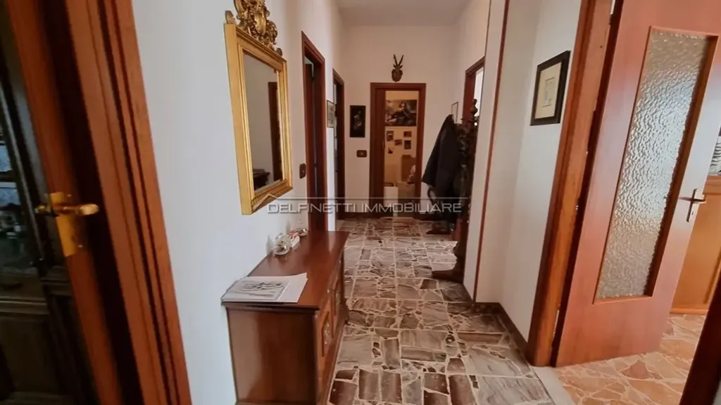 Entrée - Significant Apartment with Terrace in Alba