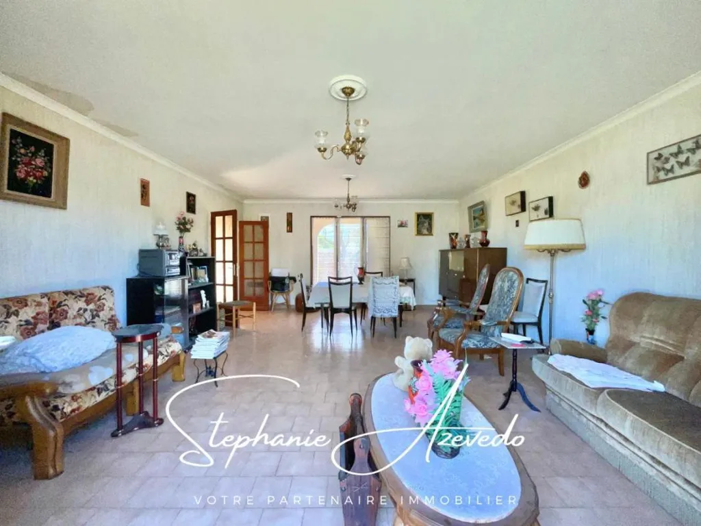 Soggiorno - Traditional House with Garden in Vauvert