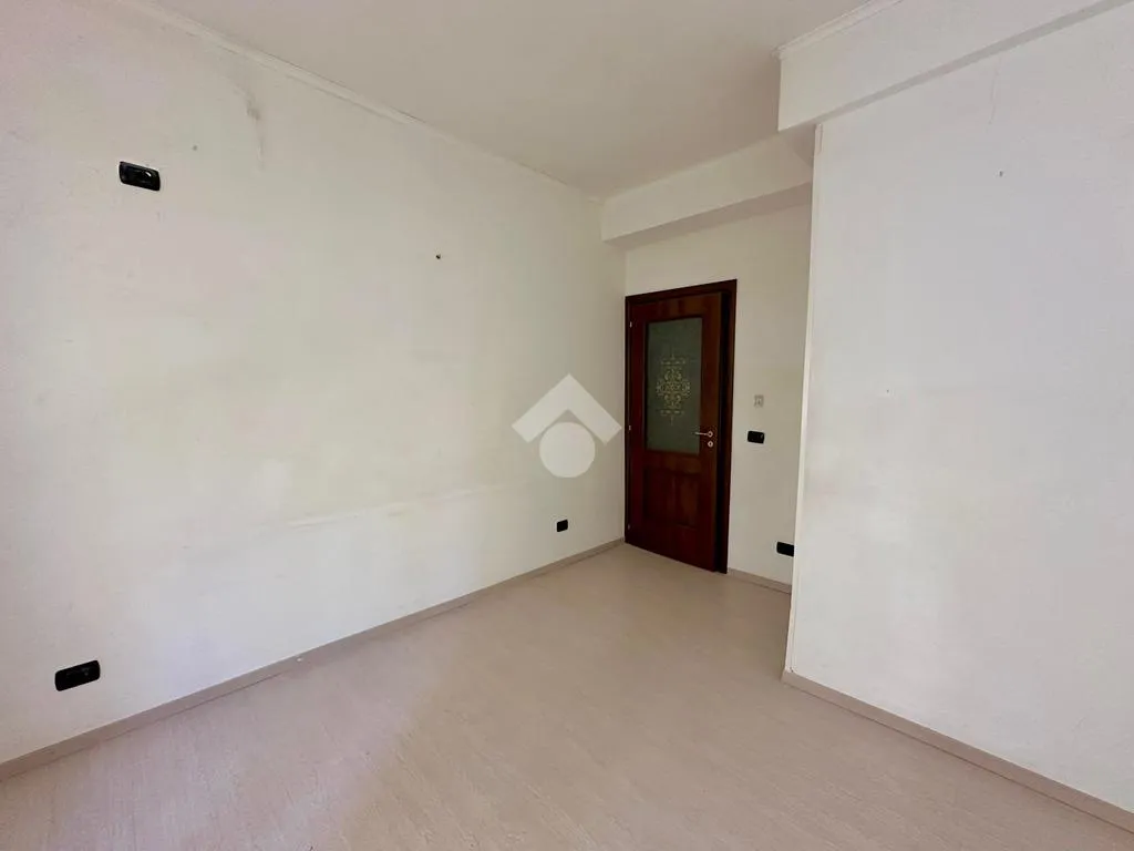 Pièces - Studio Flat for Rent in Central Naples