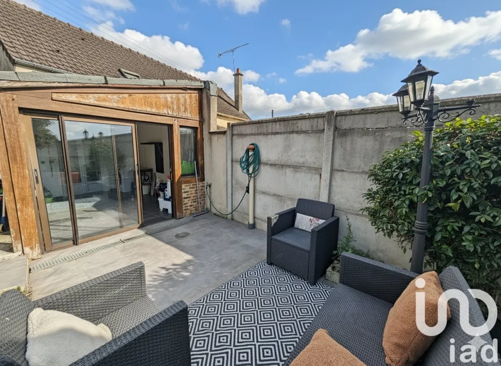 Terrasse - Maison Charmante avec Jardin à Acy-en-Multien