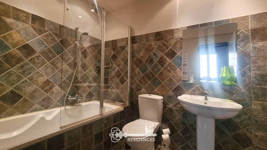Bagni - Character Apartment in Uzès Historic Centre