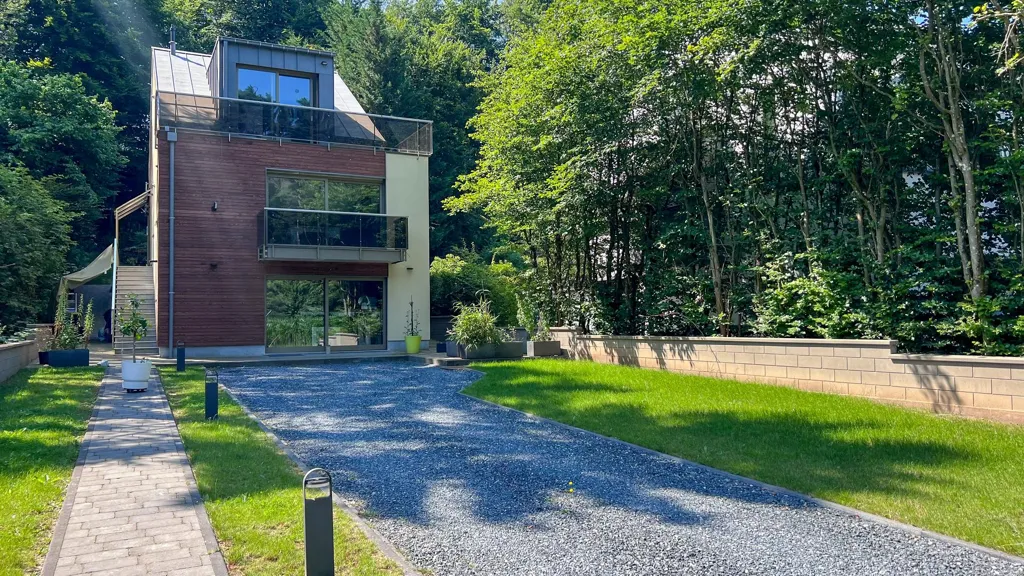 Exterior - Luxury House with Solar Panels in Sandweiler
