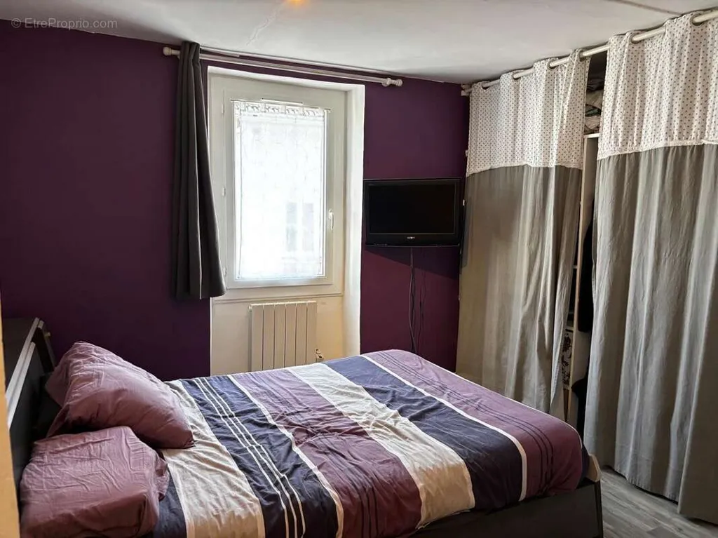 Bedrooms - Historic House with Garden in Issou Centre
