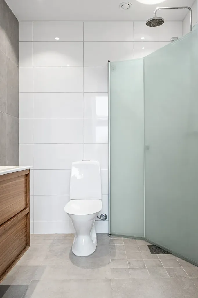 Salles de bain - Modern Penthouse with Balconies in Halmstad
