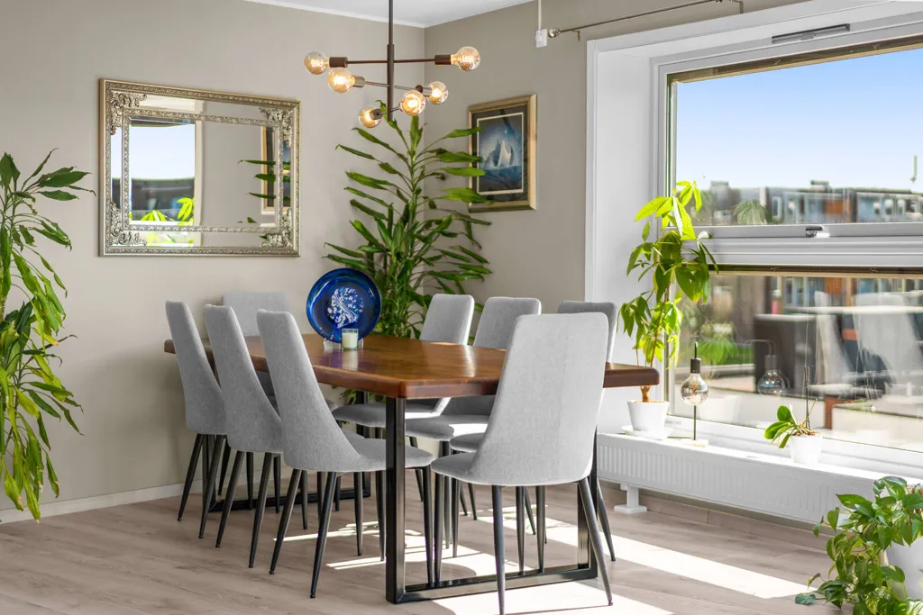 Söögituba - Modern 4-Bedroom Flat in Nannestad