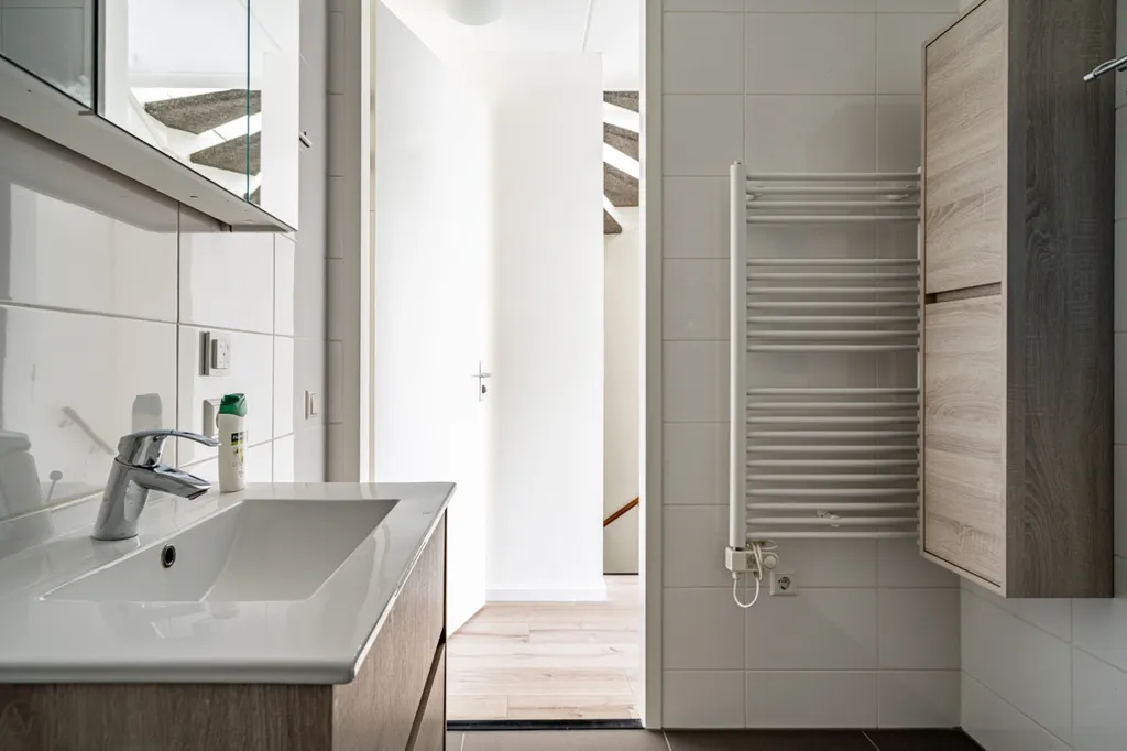 Bathrooms - Corner Apartment with Extra Mezzanine in Leiden