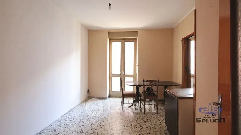 Salle à manger - Four-Bedroom Apartment in Talamona Centre