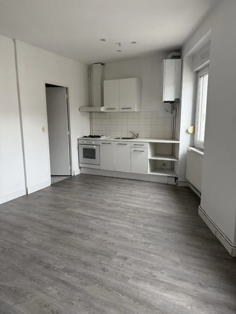 Köök - Duplex Apartment with Mansarded Room in St Etienne
