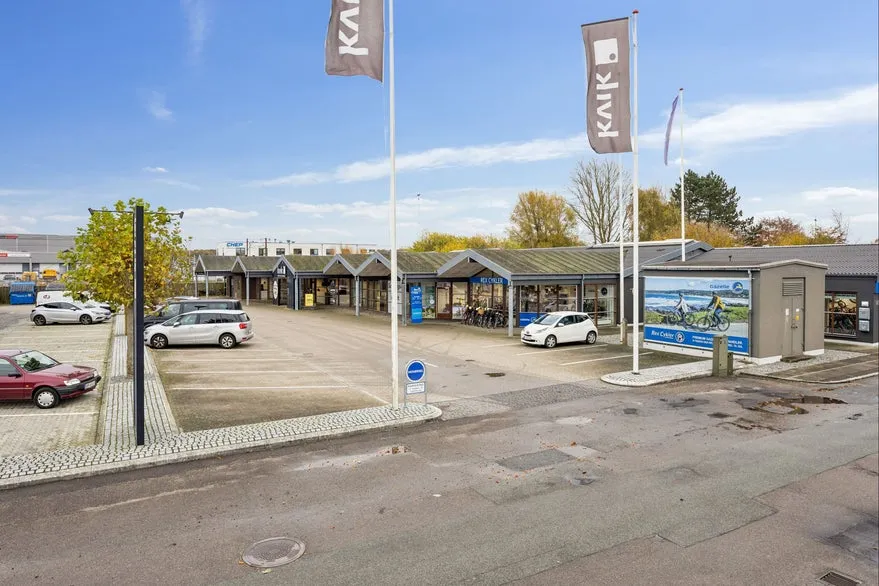 Exterior - Retail Property with Workshop in Køge