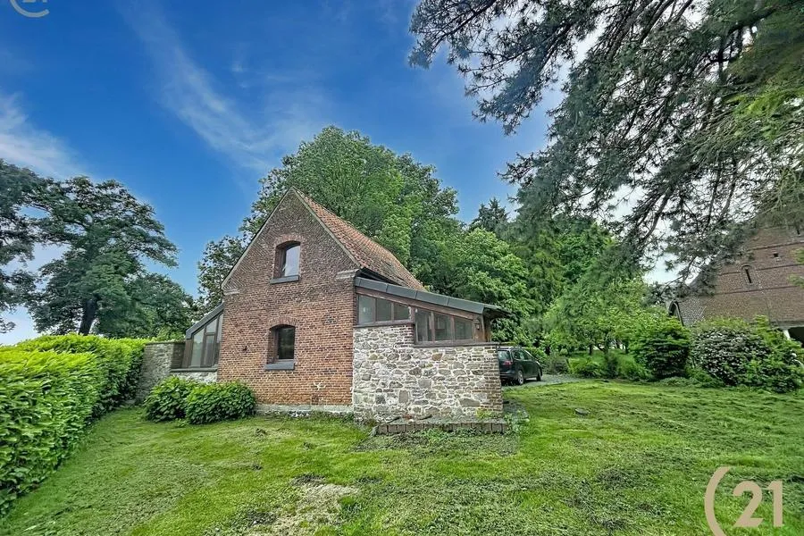 Extérieur - Maisonnette Charmante dans le Domaine d'un Château à Braffe