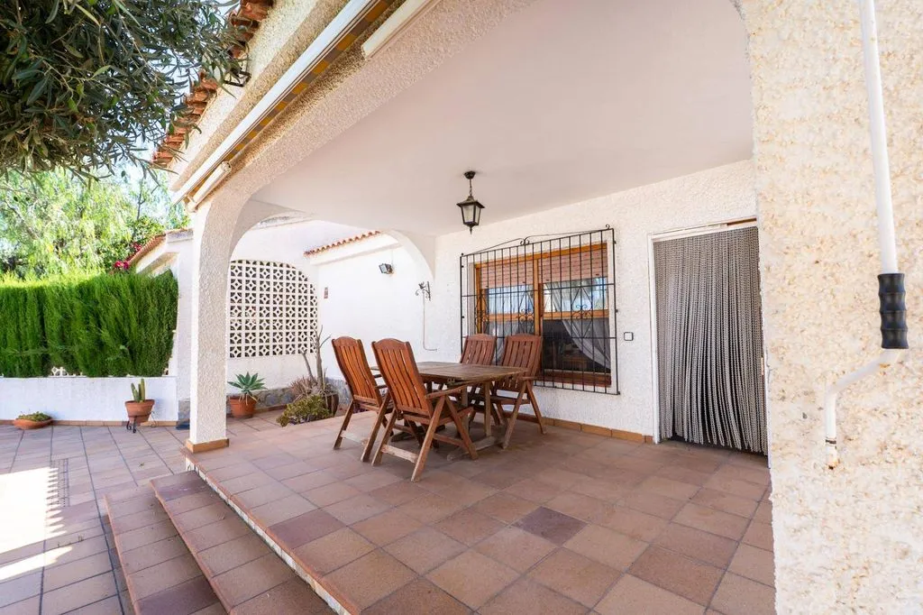 Terrasse - Detached House with Pool in Torrevieja