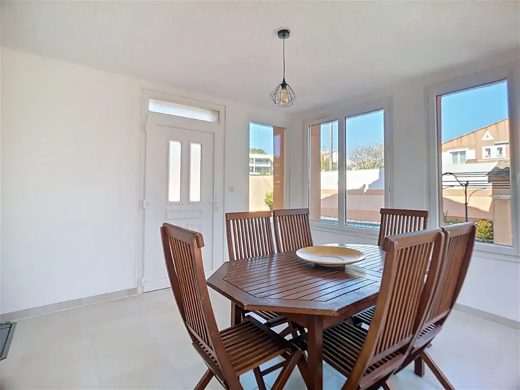 Sala da pranzo - Villa with Pool in Saint-Raphaël