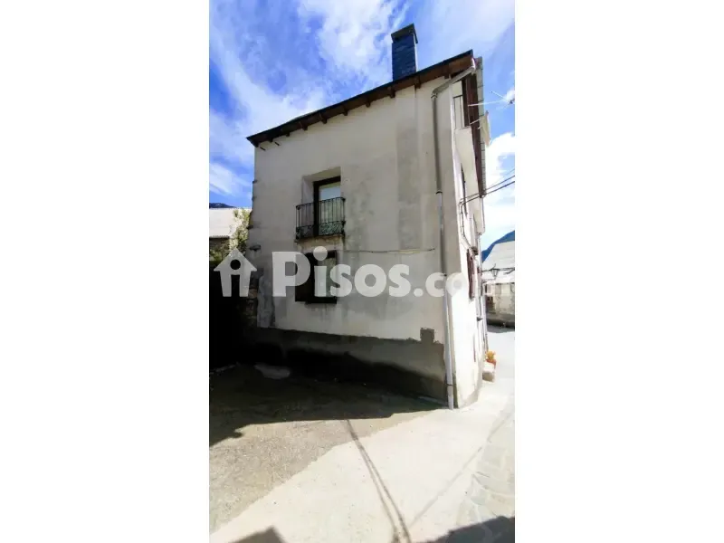 Välivaade - Spacious House with Mountain Views in Sin