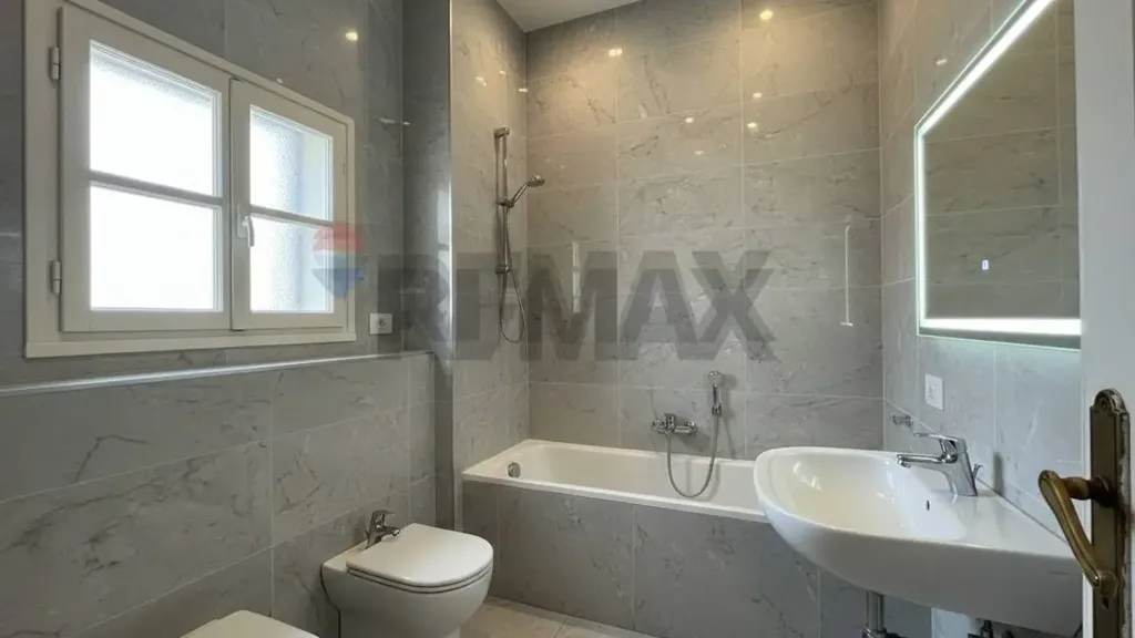 Salles de bain - Apartment with Balcony in Central Afragola