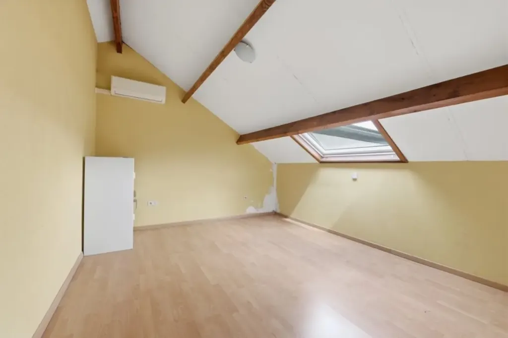 Pièces - Maison avec Terrasse et Jardin à Riemst