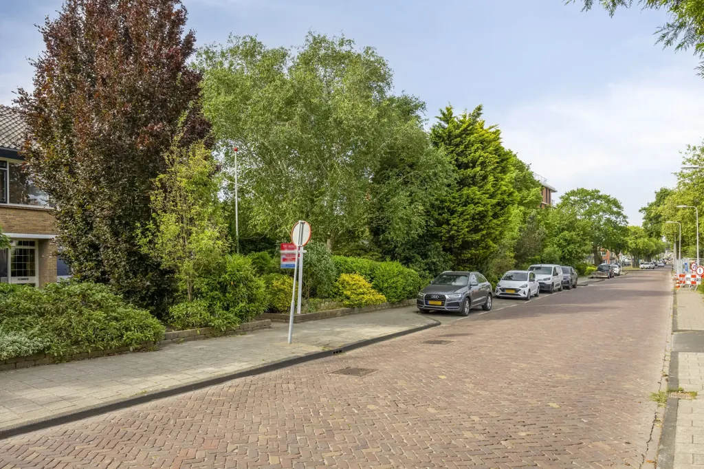 Välivaade - Semi-Detached Home with Workshop in Honselersdijk