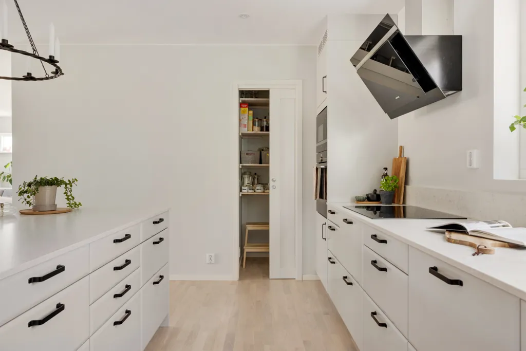 Cuisine - Modern Villa with Generous Light in Vallby
