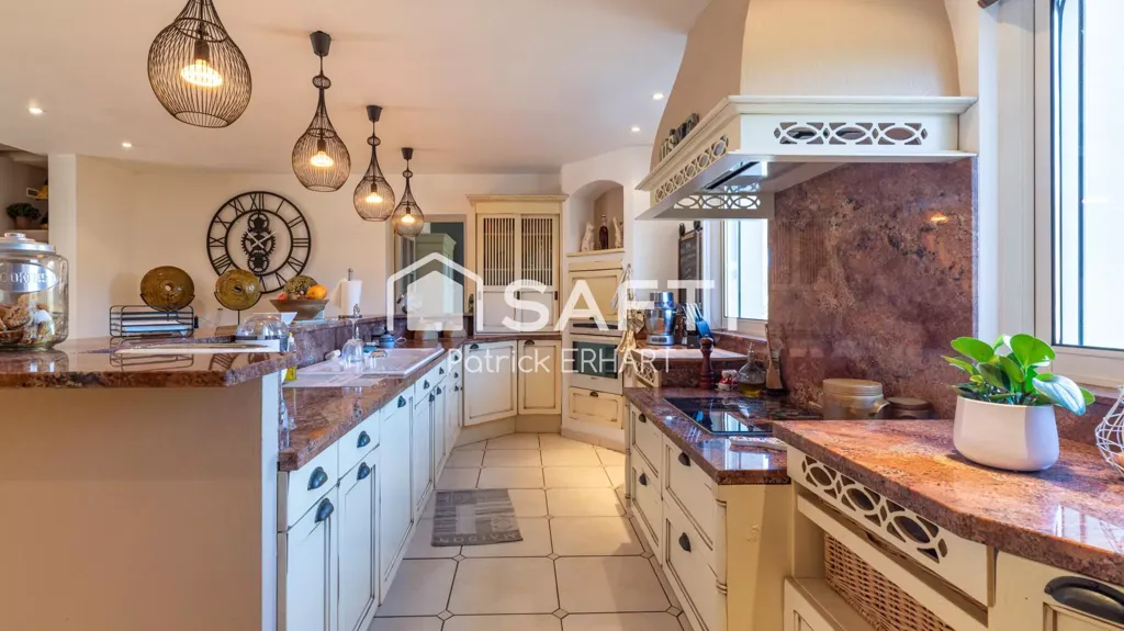 Cuisine - Villa avec Piscine et Jardin à Puget-sur-Argens