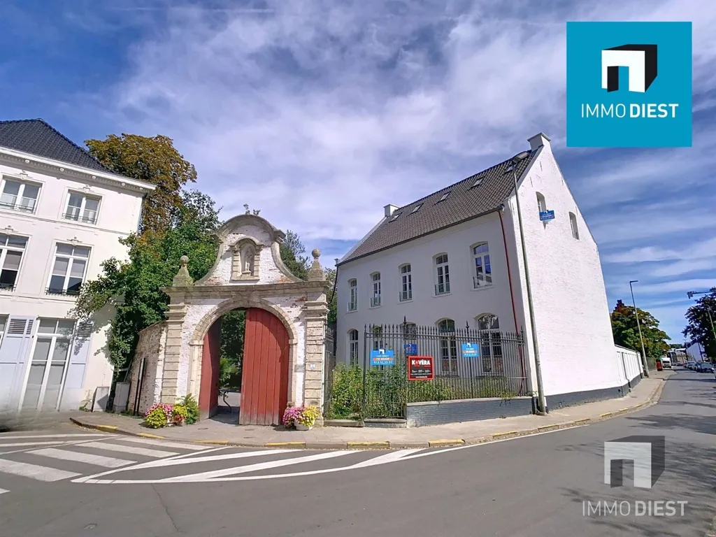 Appartement Rénové avec Terrasse à Diest